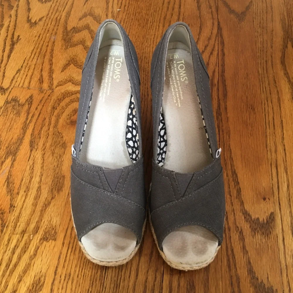 TOMS Women's Gray Grey Open Toe Wedges Shoes